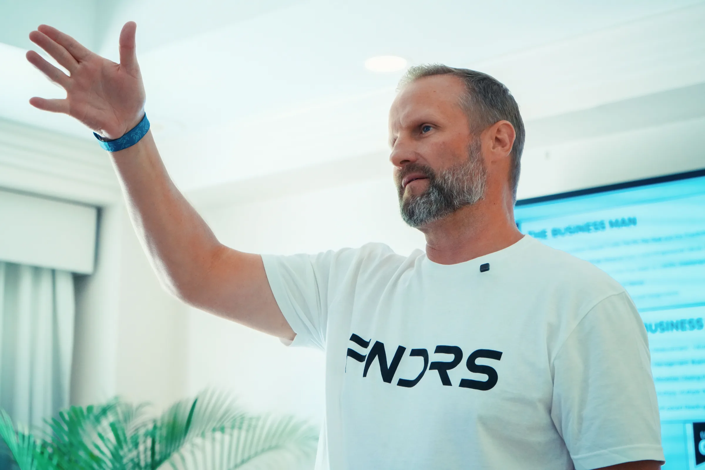 Nick Long teaching at a FNDRS workshop